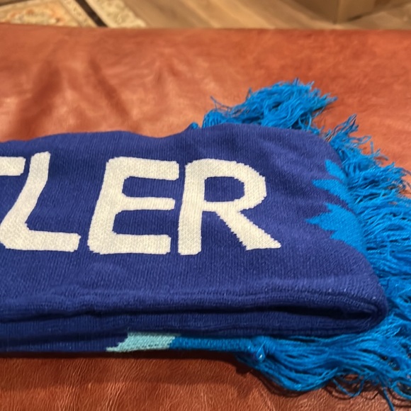 NWT VINTAGE Hudson's Bay- Whistler, 2010. Olympic scarf - Picture 3 of 3